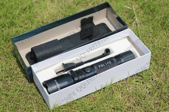 2013型强暴闪高压电击器